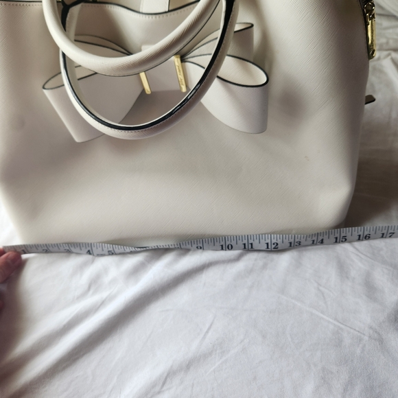 Betsey Johnson White Purse Floral Print Interior w/ Large Bow - Picture 12 of 15